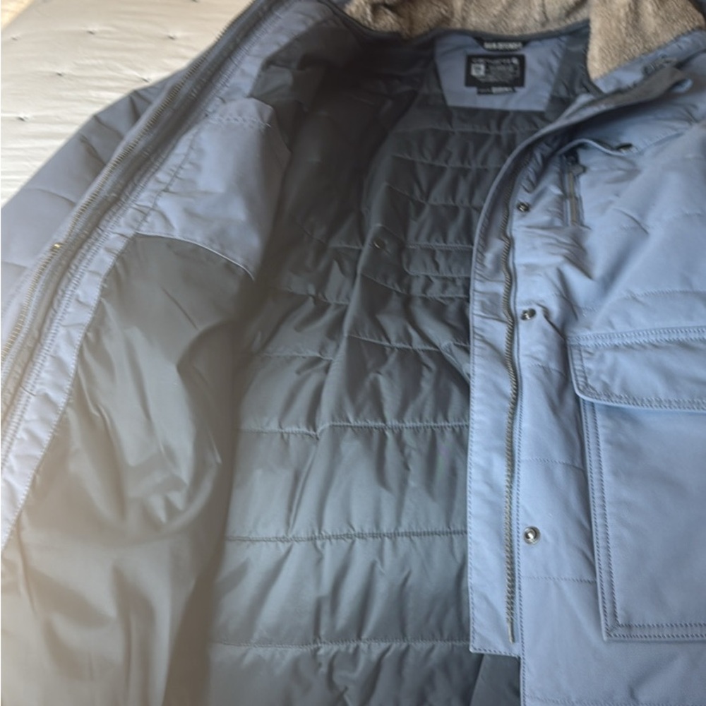 Women XXL carhartt jacket . Like new condition.